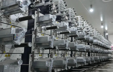 突破！國內(nèi)首套大絲束碳纖維生產(chǎn)線完成設(shè)備安裝